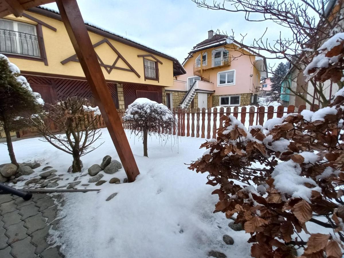 Elegant 2 * Bešeňová